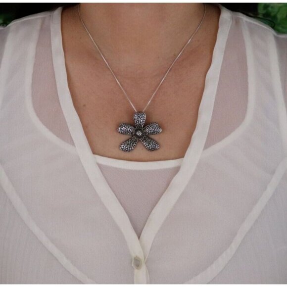 Pendant Only Sterling Silver Flower Pendant Silpada 1 1/2" x 1 1/2" - Picture 4 of 6